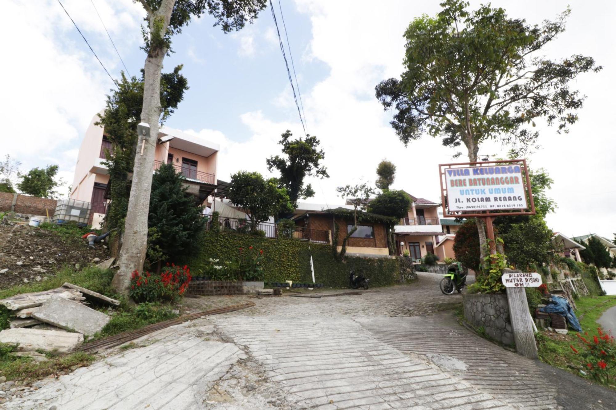 Villa Keluarga Bre Batunanggar Berastagi Exterior photo