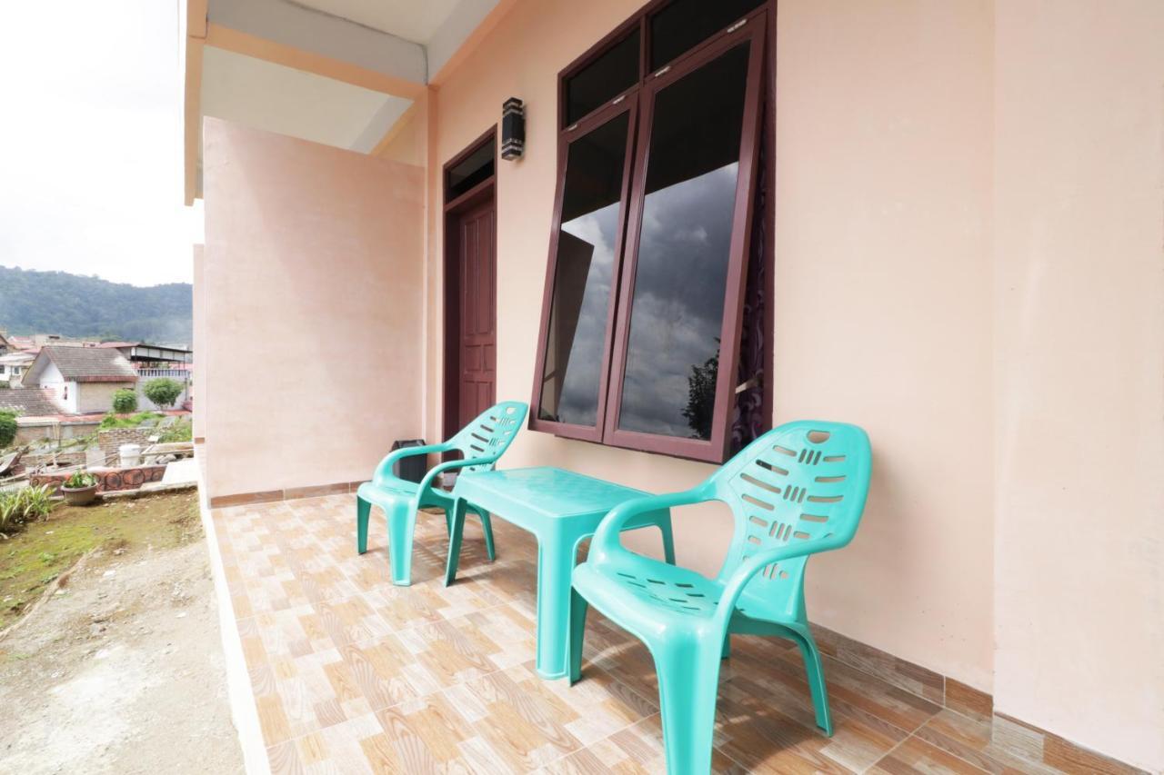 Villa Keluarga Bre Batunanggar Berastagi Exterior photo