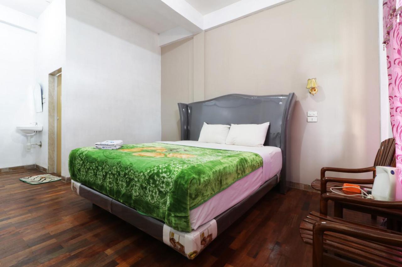 Villa Keluarga Bre Batunanggar Berastagi Exterior photo