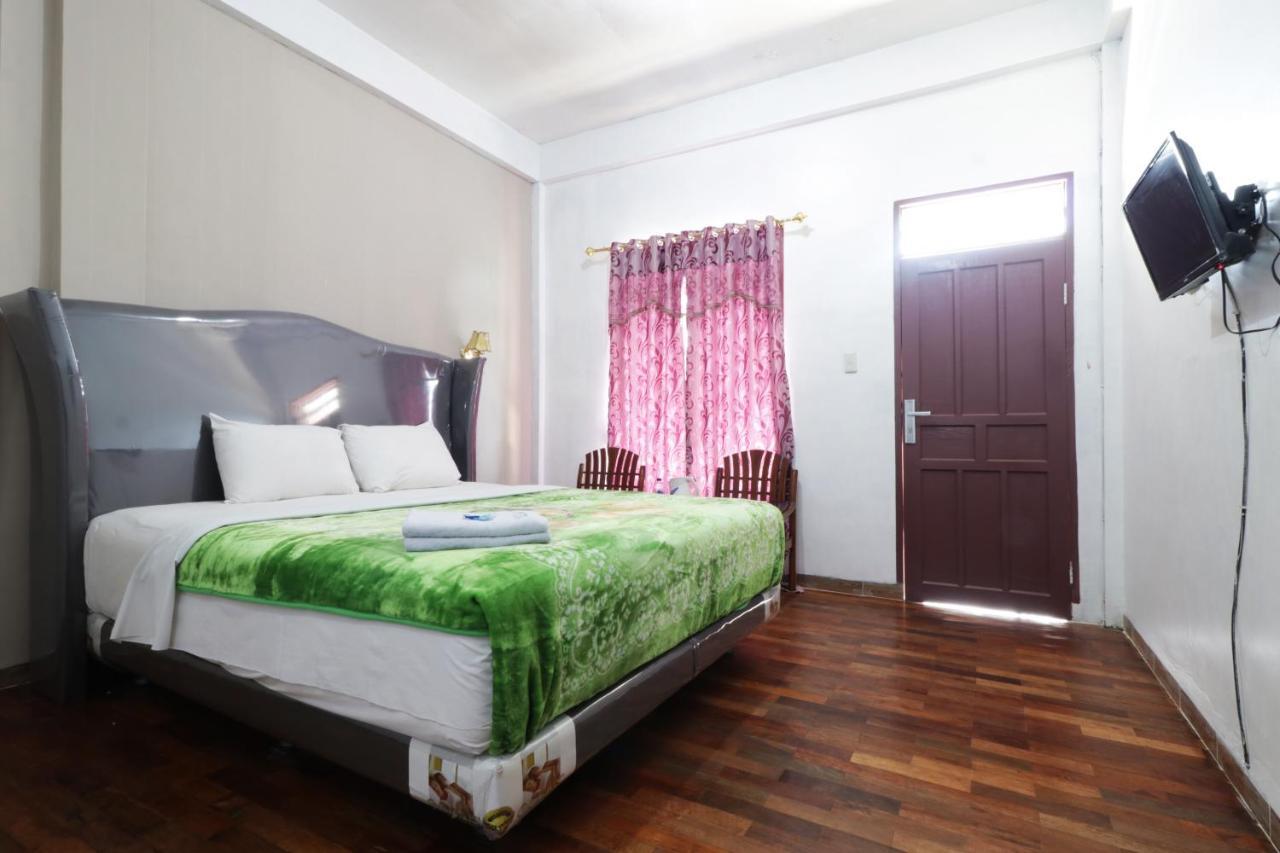 Villa Keluarga Bre Batunanggar Berastagi Exterior photo